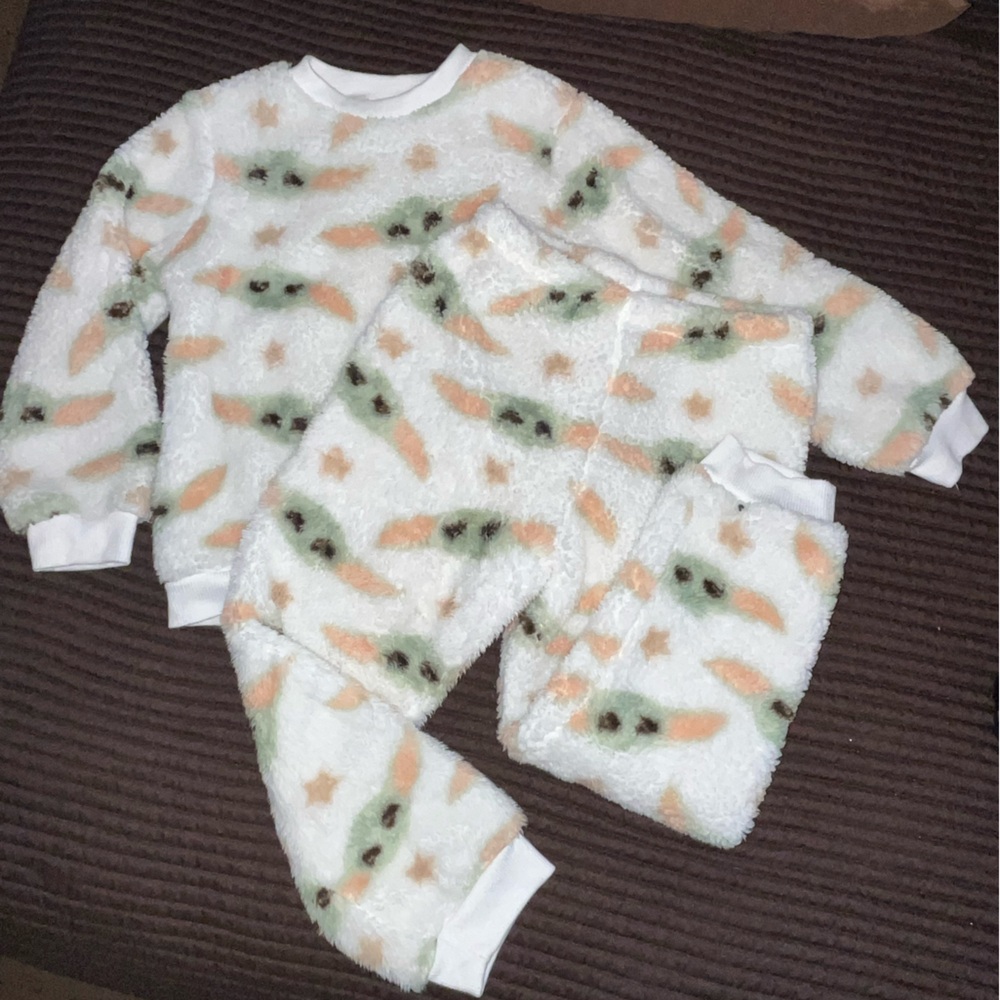 Unisex Star Wars Grogu/Baby Yoda Kids Pajama or Jogger Set 5T